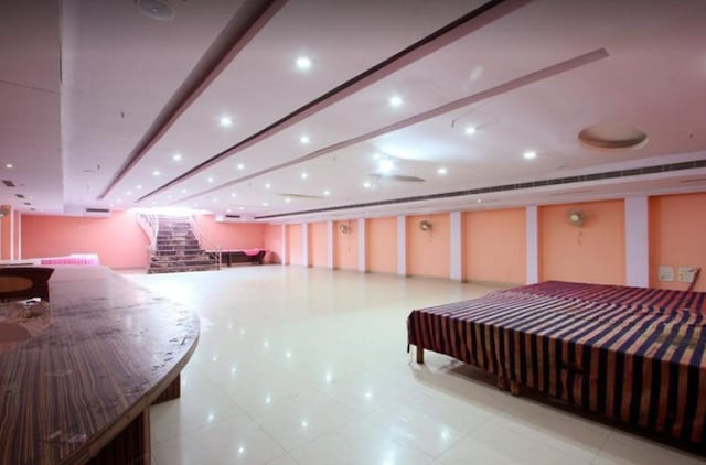 Hotel Manoj International, Kanpur Cantonment-3