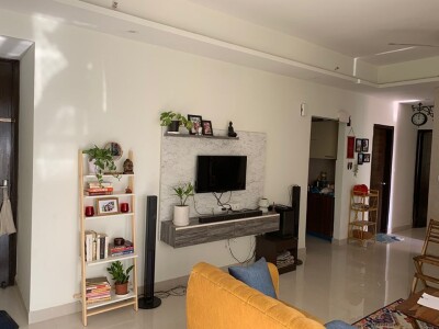 2bhk plus study available for rent in Mahagun Mirabella ,for working Class family .