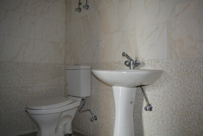 Room sector 75 Golf city plot 11