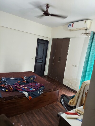 3bhk Fully furnished flat for rent sector 77  Available  in Royal city max
