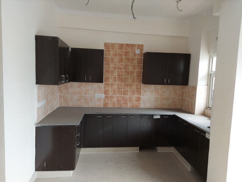3 BHK flat Available semi furnished-2