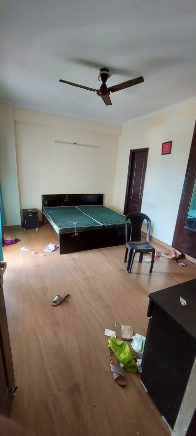 Master room ,Room available sector 75