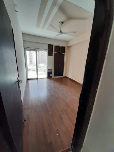 The Grand Ajnara Heritage 2bhk+1 in Noida-4